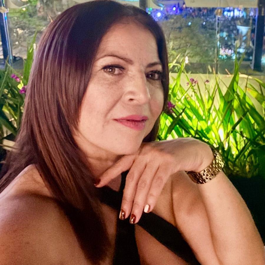 Gloria Reyes Photo